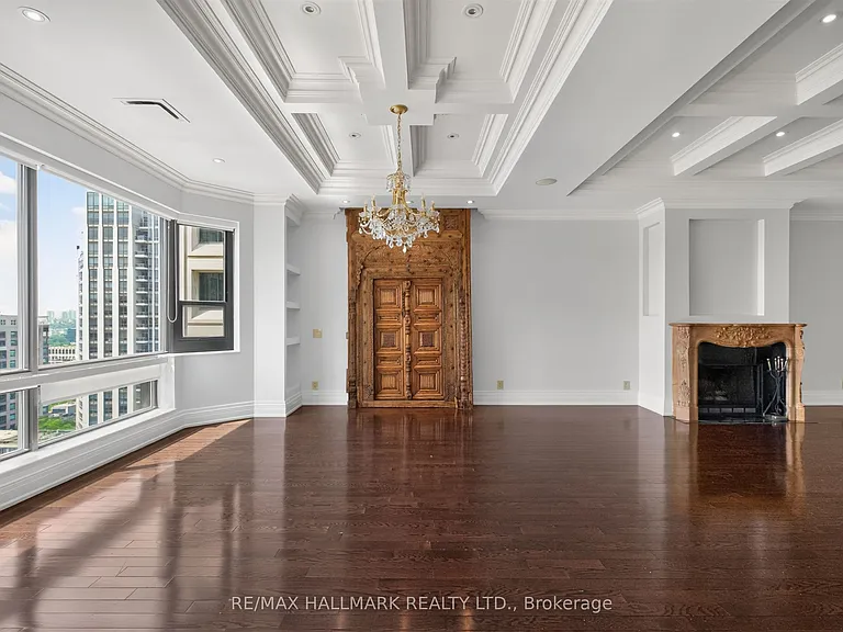 1166 Bay St #Penthouse 1 — Photo 17