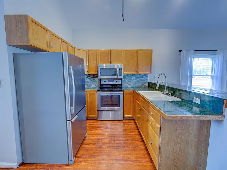 728 Blanding St — Photo 12