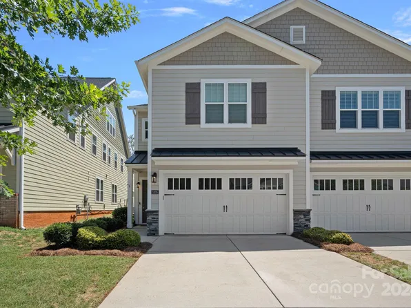 5205 Valley Stream Rd, Charlotte, NC 28209