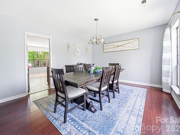 3rd image of 11001 Fox Mill Ln