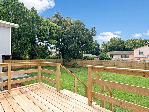 5th image of 8038 Laurel Tree Dr