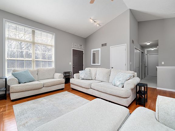 3rd image of 3970 Pepper Dr