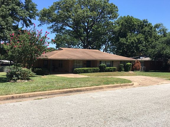3rd image of 110 Brierwood Dr
