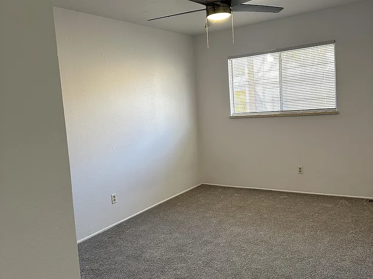 942 Northern Way #1 — Photo 4