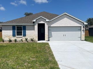 126 Antigua Dr, Rockport, TX 78382