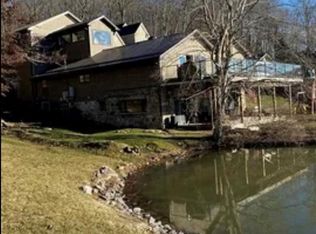208 Flat Top Lake Rd, Ghent, WV 25843