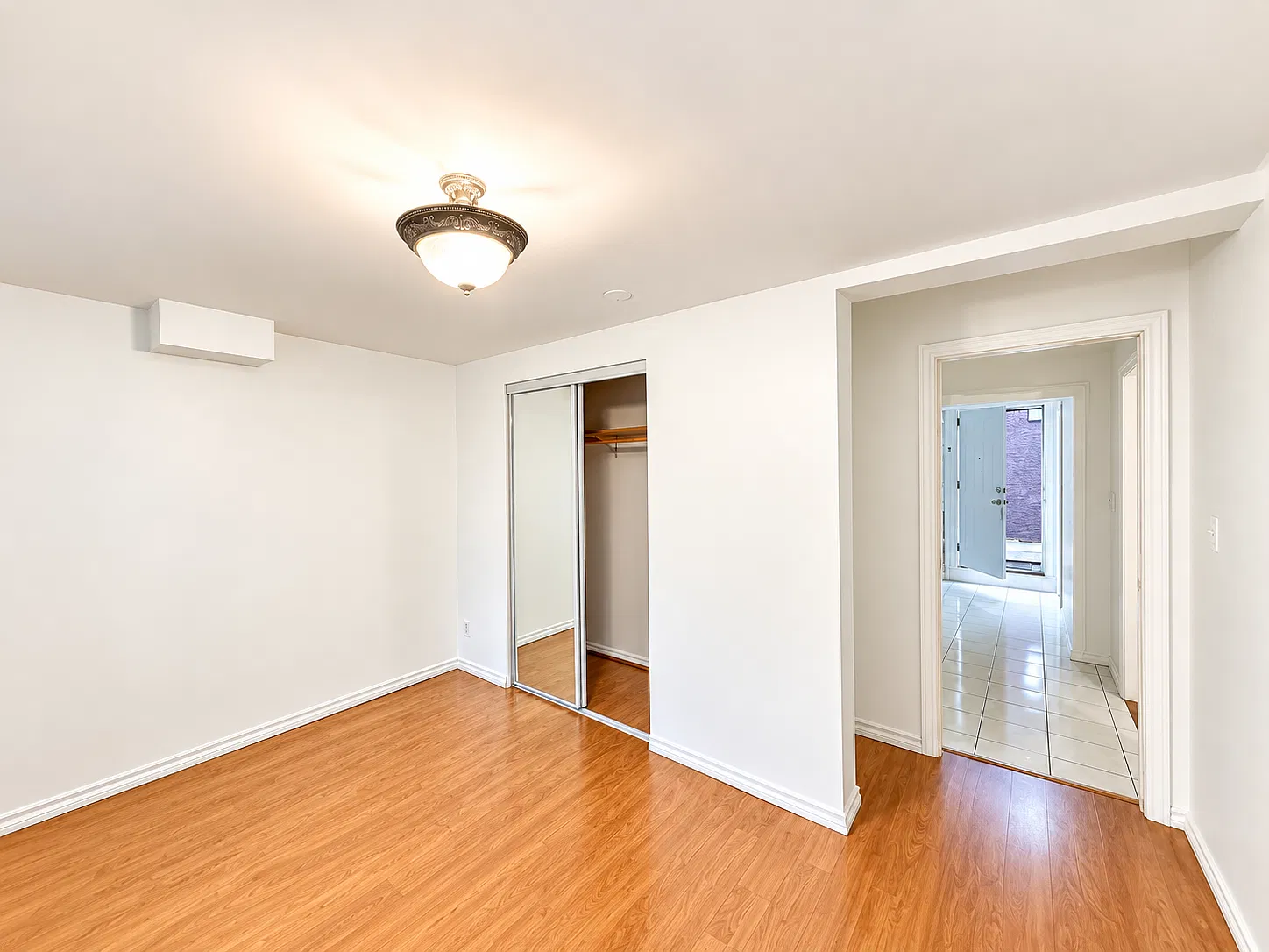3 bed, 1500 sqft, $2,500 — Photo 3