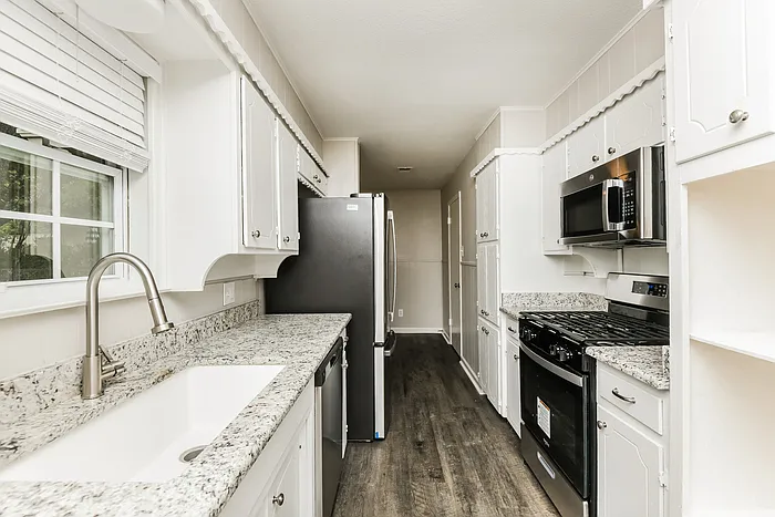 2417 Skyline Dr — Photo 7