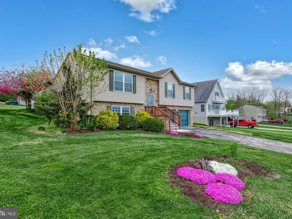 18 Schofield Dr, East Berlin, PA 17316