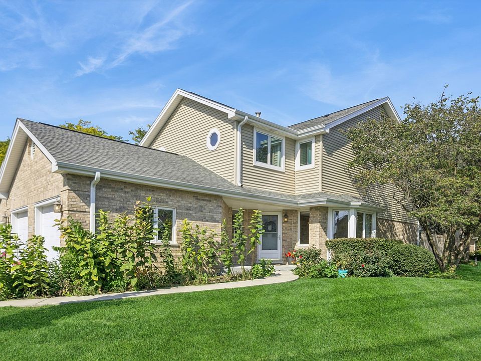 1st image of 17292 Lakebrook Dr