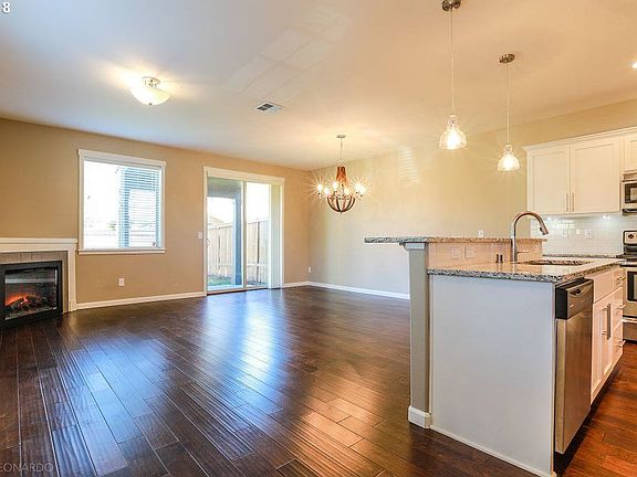3rd image of 2645 Ne 131st Ave