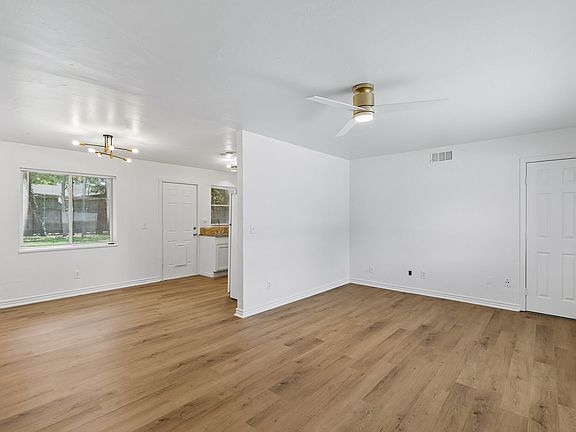 3rd image of 1600 Andover Ct