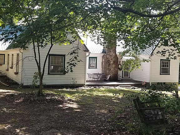 4th image of 5900 Wade Ln