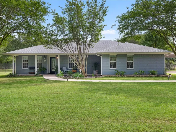 10462 Woodview Dr, College Station, TX 77845