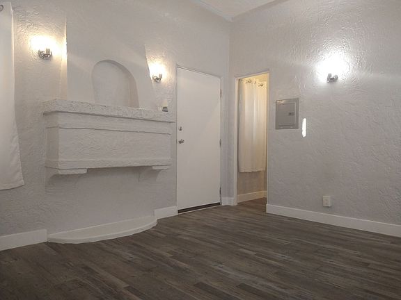 3rd image of 2121 Long Beach Blvd APT 6