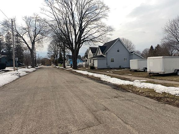 4th image of 138 Mosser St