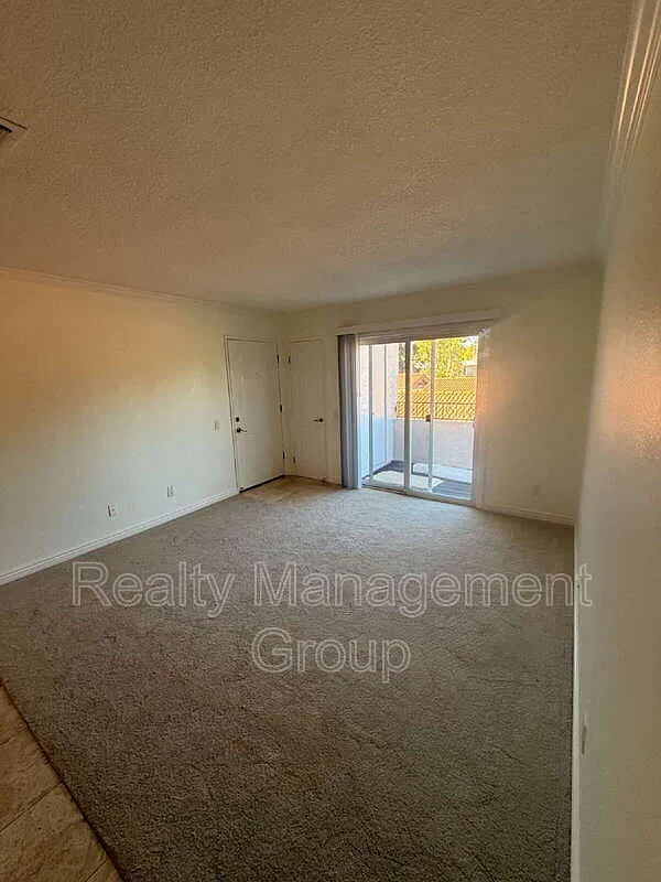 2 bed, 2.0 bath, 821 sqft, $2,495 — Photo 3