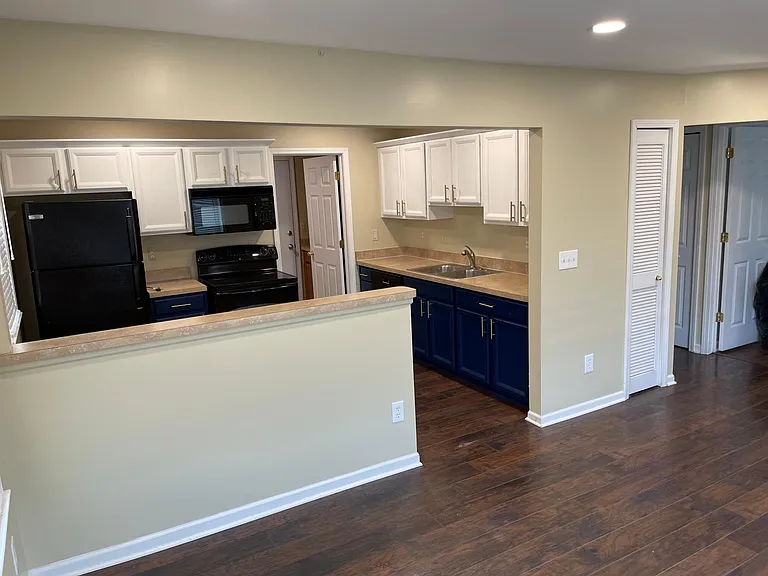 948 E Brockton Ave — Photo 4