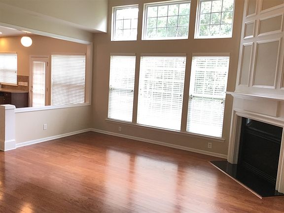 5th image of 10820 River Oaks Dr NW