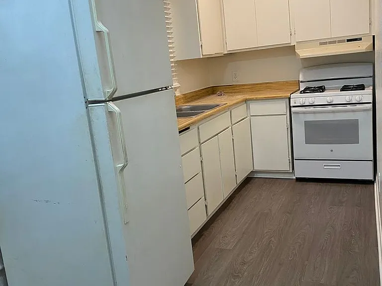 461 W Colorado St — Photo 11