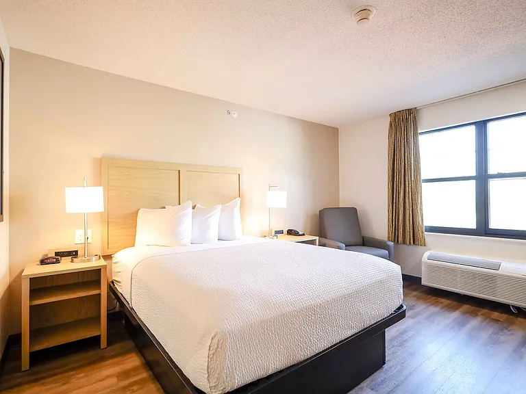 Studio Suite - 1 Queen Bed