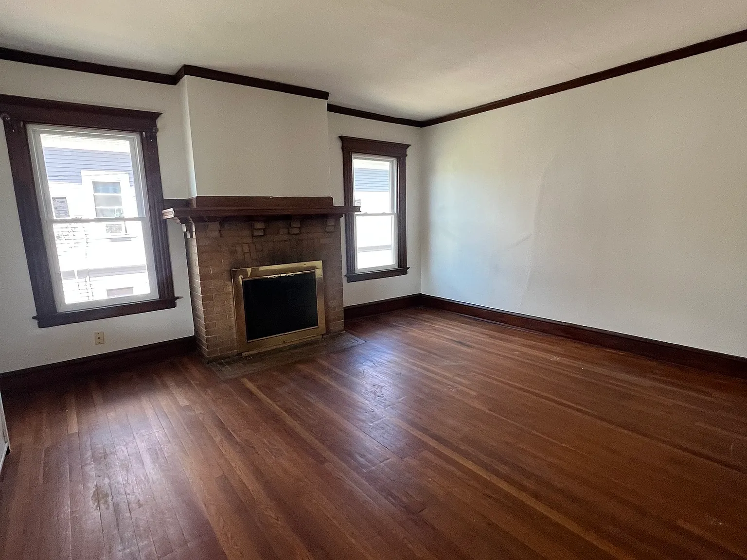 2 bed, 1.0 bath, 1928 sqft, $1,900 — Photo 2