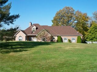 1822 Yorway Dr, Howell, MI