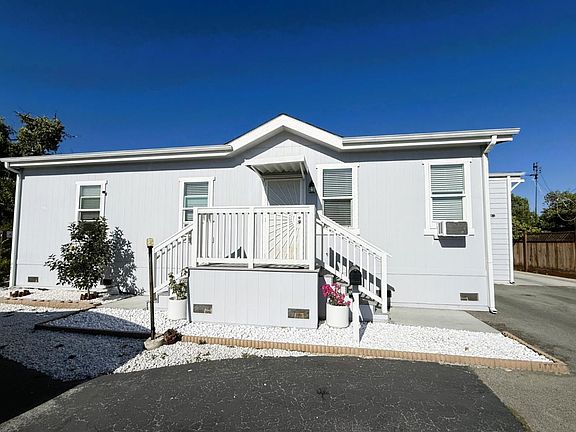 2nd image of 1350 Oakland Rd #34