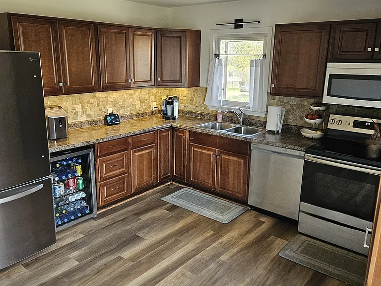 20245 Gateway Rd — Photo 8