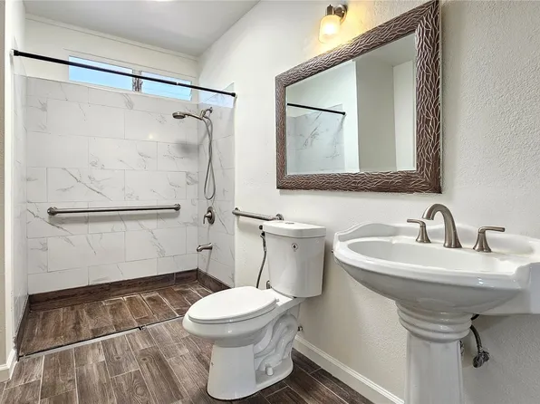 816 Lopez Ln, Honolulu, HI 96817