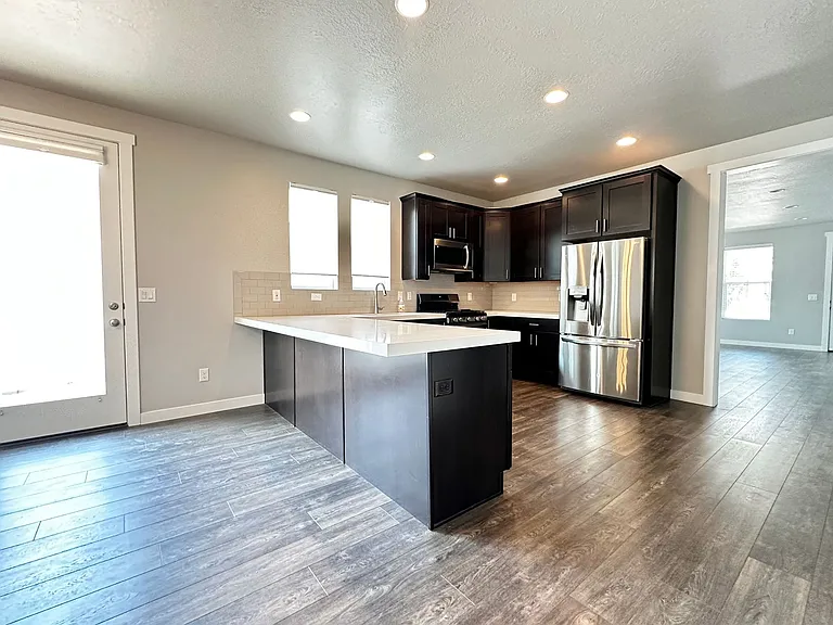 5042 W Willow Way — Photo 12