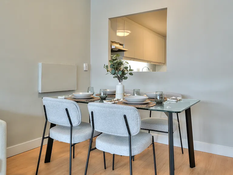 1161 Wellington St W — Photo 9
