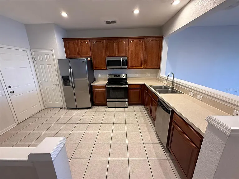 933 Enclair St — Photo 5