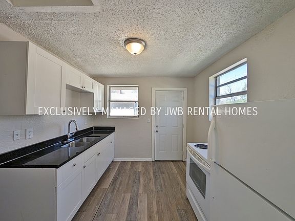 4th image of 1524 21st St W #2