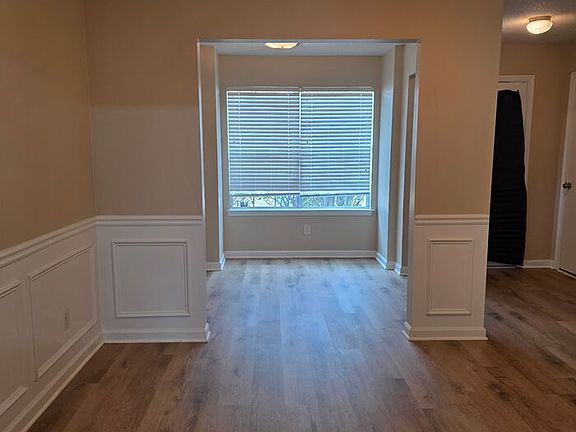 4th image of 215 Colser Dr