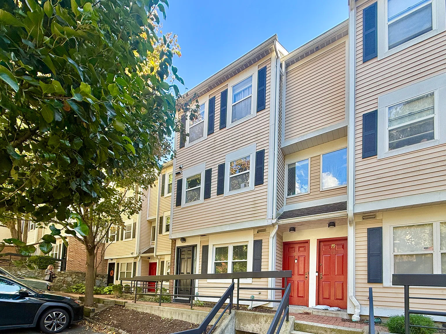 1 bed, 1.5 bath, 985 sqft, $2,600 — Photo 2