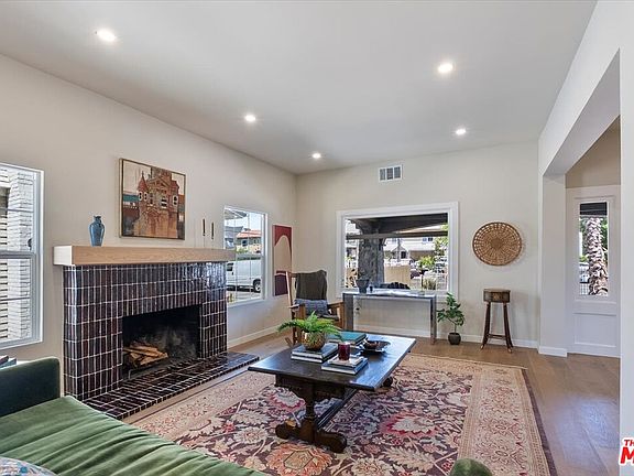 5th image of 1651 S Wilton Pl