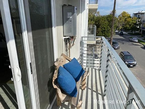 3rd image of 5405 Hermitage Ave