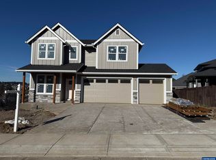 1915 Royal Crown Ave NW, Salem, OR