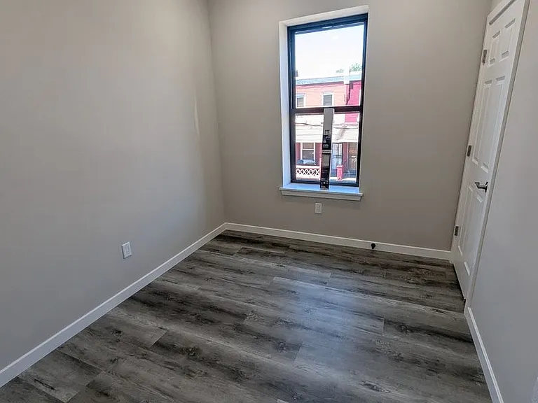 4995 W Thompson St — Photo 11