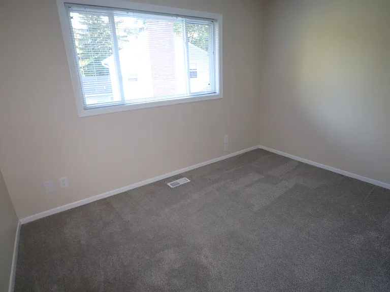 208 Manchester Dr #208 — Photo 18