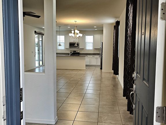 3rd image of 2242 W Beck Ln