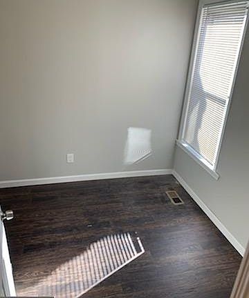 5th image of 2248 E Monmouth St