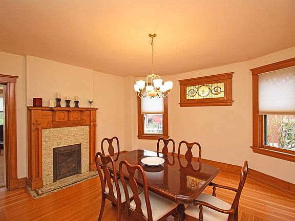 3rd image of 3552 Mooney Ave