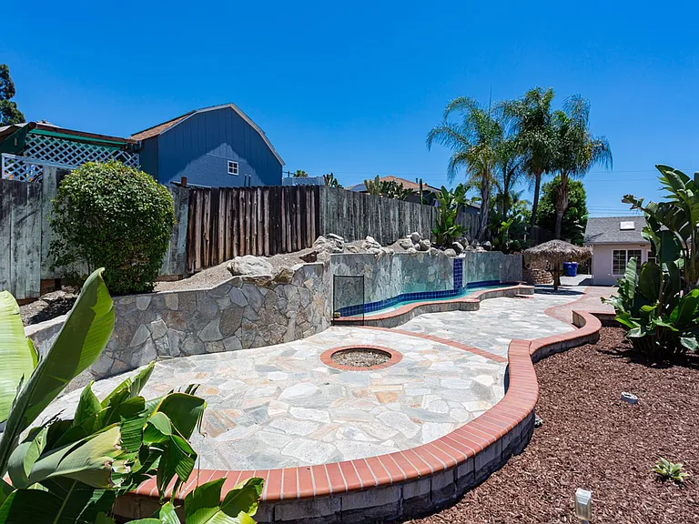 5564 Lone Star Dr — Photo 40