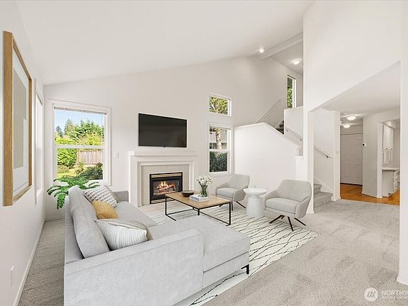 2nd image of 4726 NE 18th Pl #B