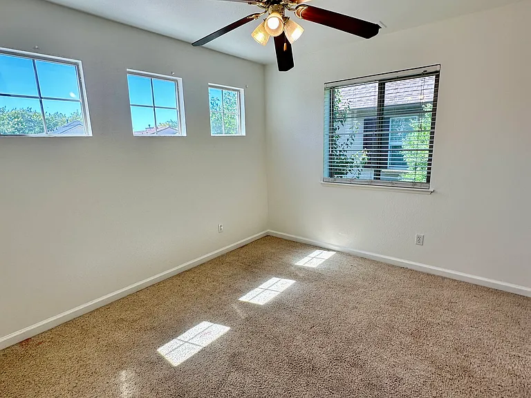 683 Castle Haven Dr — Photo 15