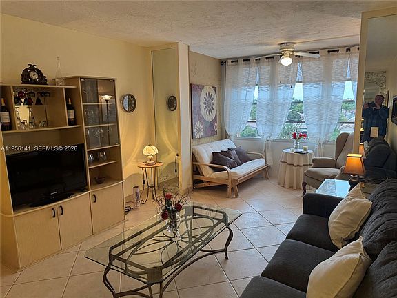 2nd image of 2861 Somerset Dr APT 407
