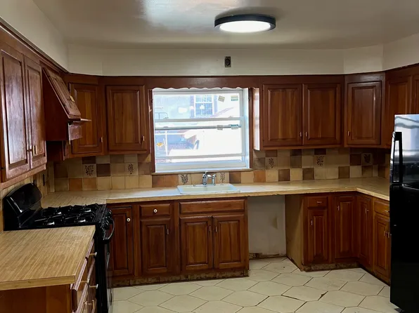 (undisclosed Address), Brooklyn, NY 11236