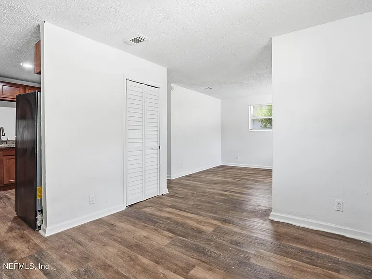 2154 Placeda St — Photo 9